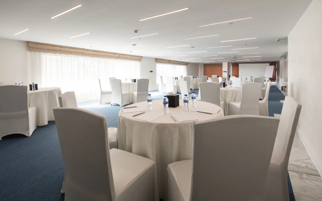 Prime Al Corniche Hotel