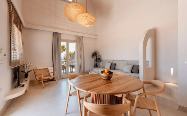 Halo Santorini- Living Experience