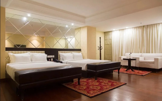 Trinity Grand