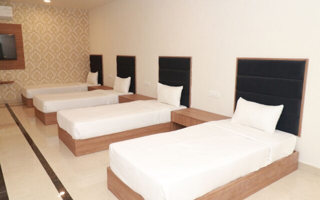 7 Vachan Lawns And Banquet