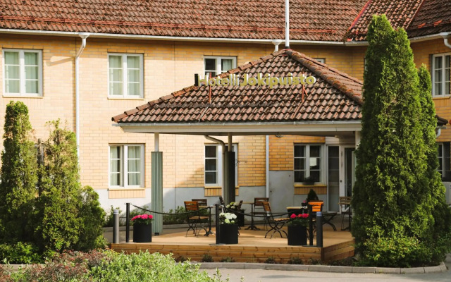 Hotelli Jokipuisto