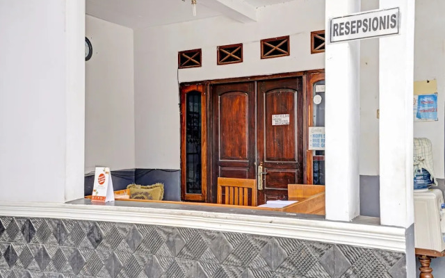 OYO 90405 Penginapan Sasti KuninganNearTaman Cirendang