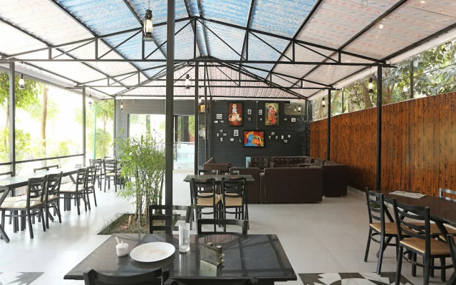 Capital O 24794 Aaryavan Resorts