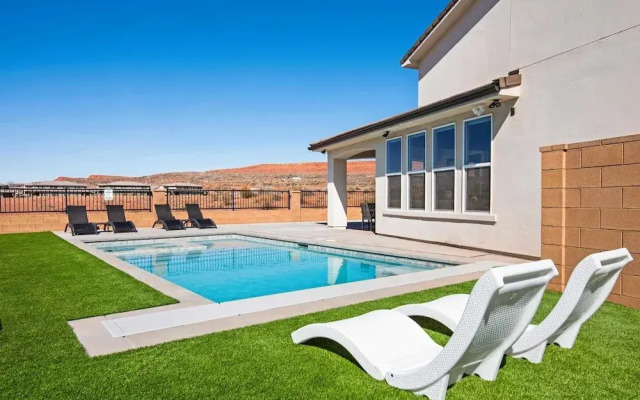 Paseos Poolhouse by RedAwning