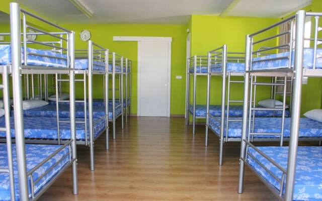 Hostel & Gym Relise - Albergue Juvenil