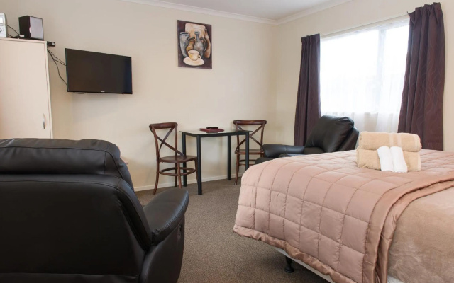 Hamilton Settlers Motor Lodge – Guest Rooms – Hamilton