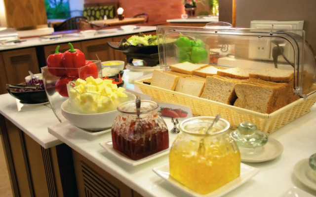 Chiang Mai Gate Hotel