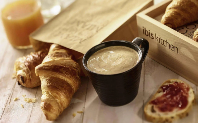 Отель ibis Barcelona Pza Glories 22