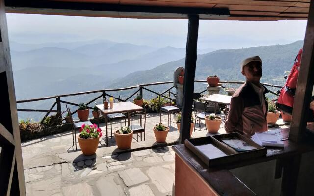 Everest Manla Resort