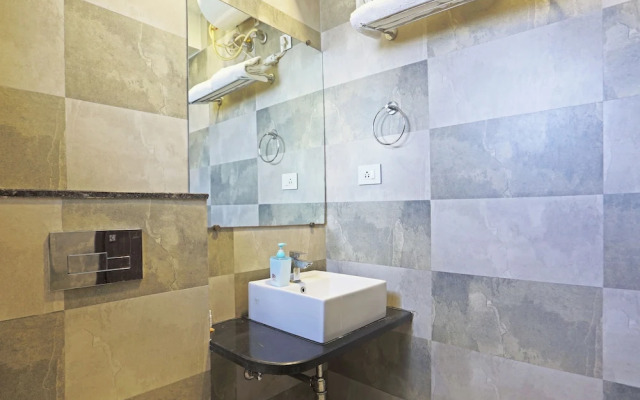 Hotel Aerostar Gold Near Yashobhoomi