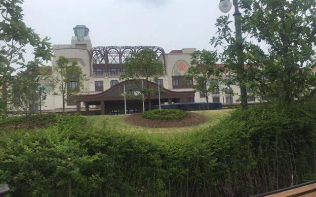 Shanghai Disneyland Hotel 