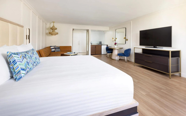 The Anza - A Calabasas Hotel