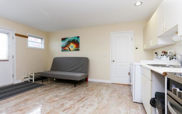 Grand Spacious Suite near YVR by Elevate Rooms