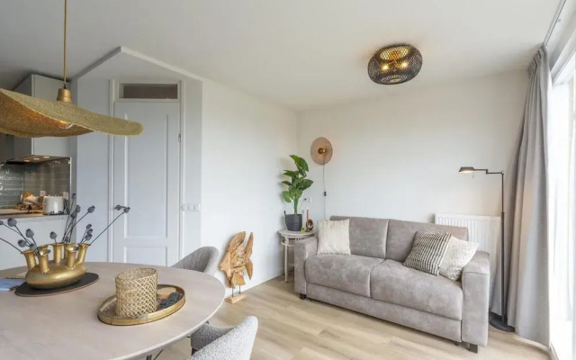 Cozy Apartment Near Beach