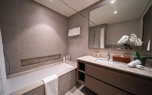 One Lux Stay Grande Signature Residences