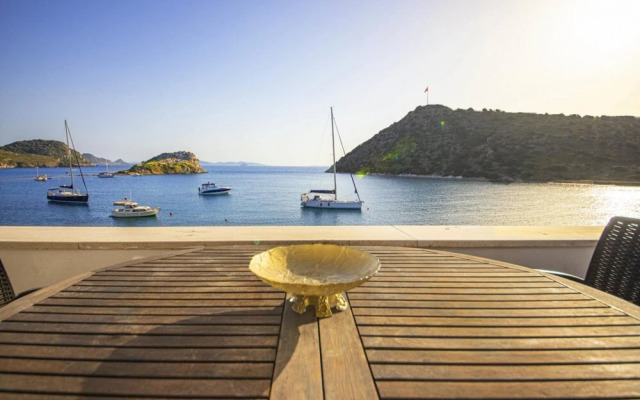 Seaside House With Refreshing View in Gumusluk