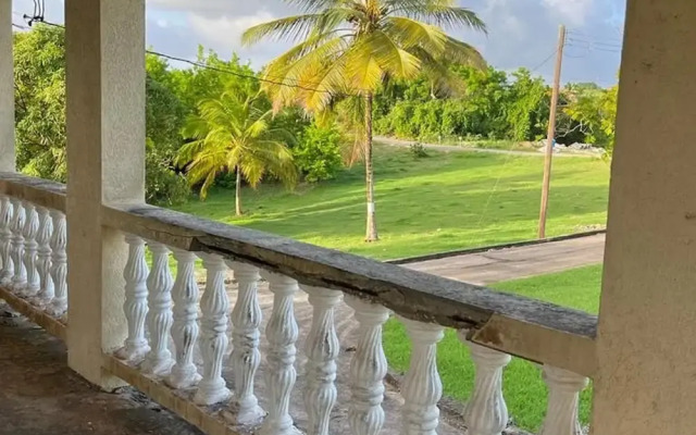 Beautiful 2-bed House in St George