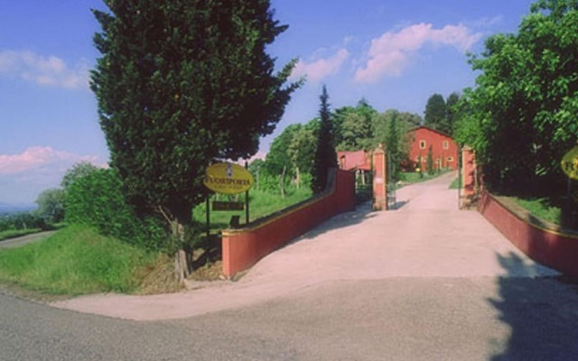 Sun-kissed Apartment in Castelfiorentino With Swimming Pool