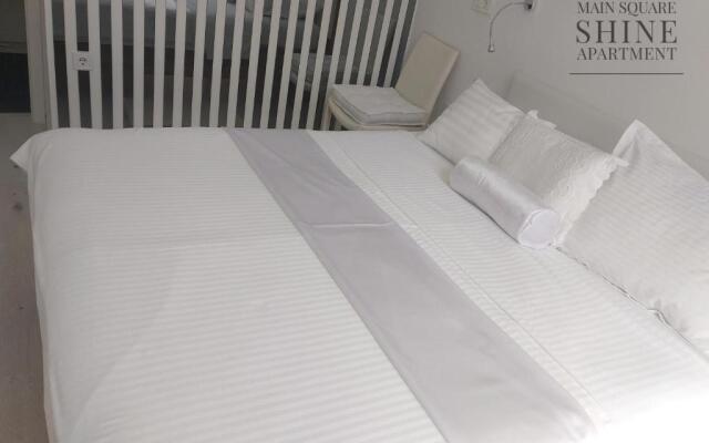 "Shine"Apartment-right on the Main Square 2BDR New Historic Property