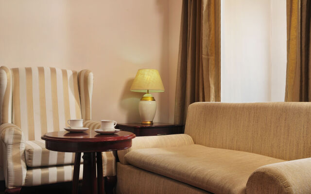 Le ROI Corbett Resort