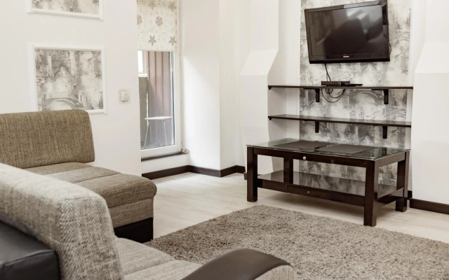 Transitional Havryky Apartment