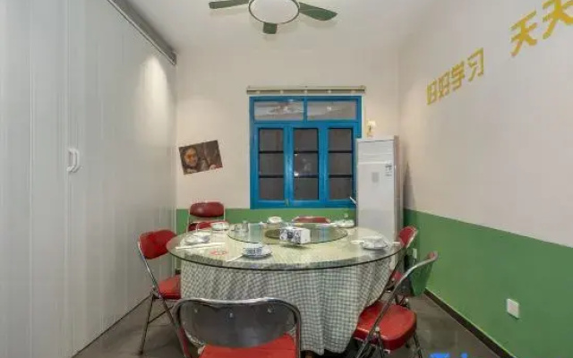 Jiuhua Mountain Jiuguniang Homestay (Tourist Service Center)