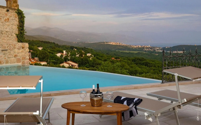 Amazing Villa With Pool, Wellness and Stunning View