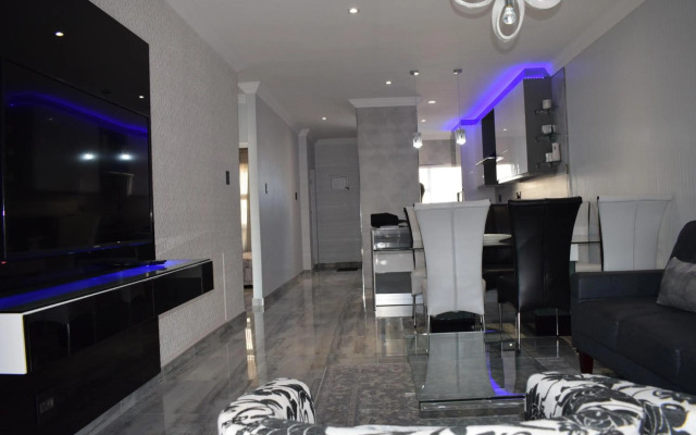 Aya Luxury Apartment 84