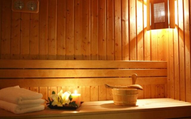 Agsaray Deluxe Hotel