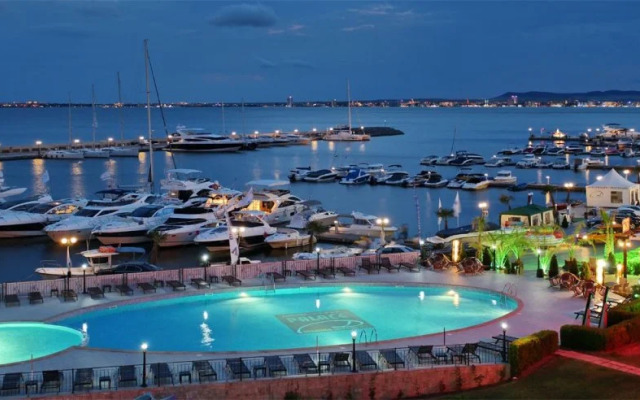 Florence Suites Apart Hotel