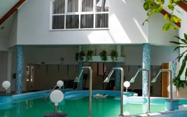 Orchidea Hotel Lipót