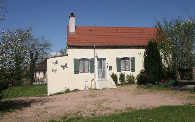 Farmhouse in Fours With Courtyard, Terrace, Fenced Garden