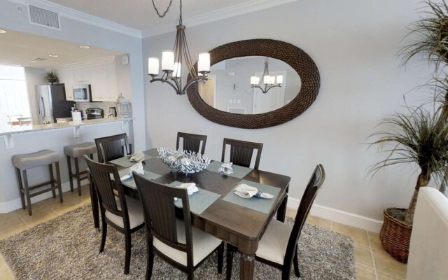 Majestic Beach Towers by iTrip