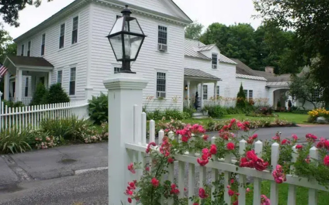 Applewood Manor Bed & Breakfast