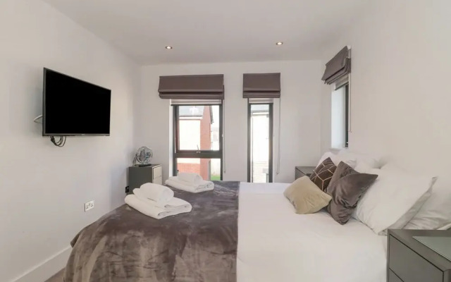 Agua de Plata, 16 Wakeling Island, Silverlake