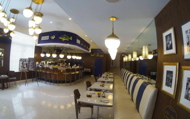 Oceanside Hotel and Suites