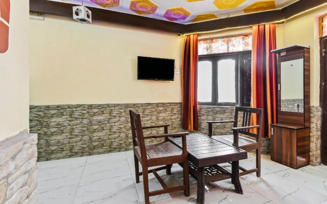 OYO 6302 Hotel Shivtara