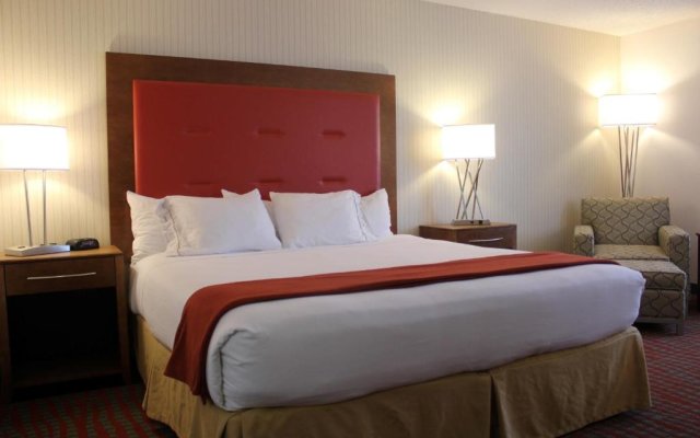 Holiday Inn Express Boston - Milford, an IHG Hotel