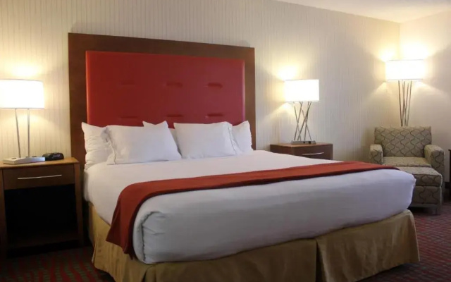 Holiday Inn Express Boston - Milford by IHG