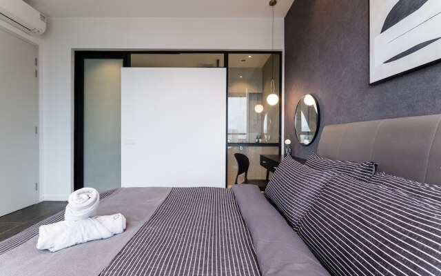 KLCC Modern Musical Sty 5Pax Scarletz Suite