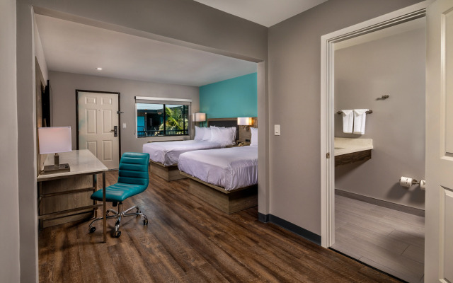 Travelodge by Wyndham LAX