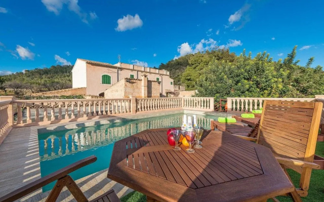 SON Alegre DE Bunyola