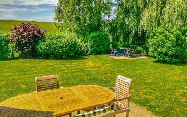 Pleasant Holiday Home With Garden