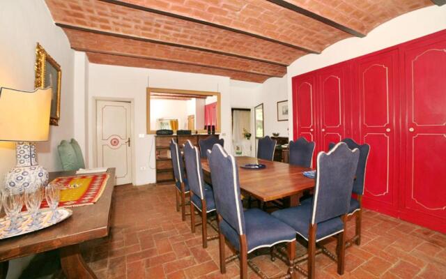 Villa in Private Estate,shared Pool,parking,3km to Ponte Vecchio