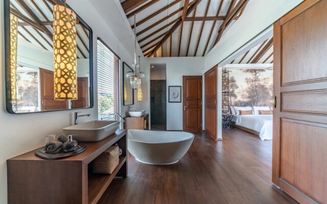 Contemporary Private Villa, 4 BR, Canggu With Staff