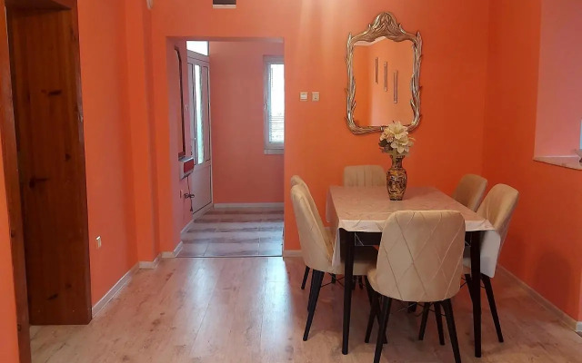 Viktoria House