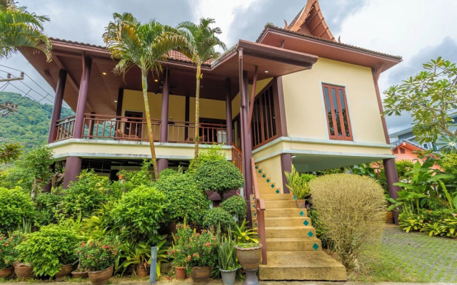 Thai-Style Villa with Charm V114