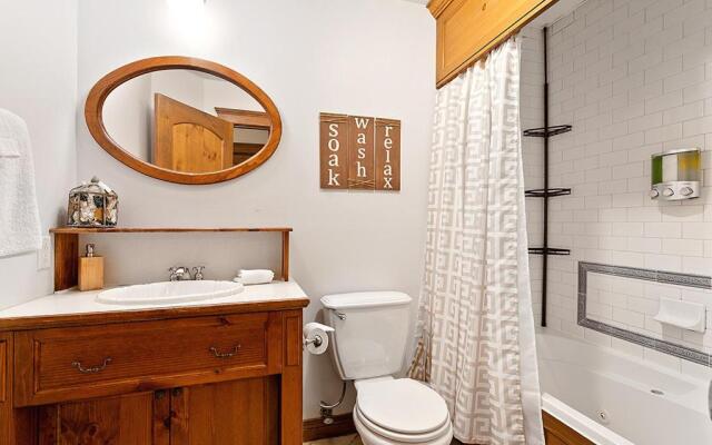 Le Manoir 106-7 by Escapades Tremblant