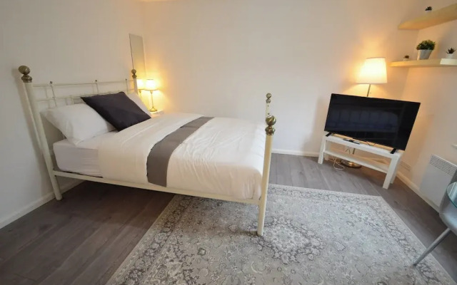 Hackney E5 - Perfect for Couples Getaway