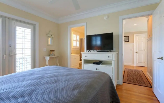 The Seventh Day 6 Bedroom Home by RedAwning